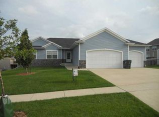 6403 Palmetto Cir SW, Cedar Rapids, IA 52404