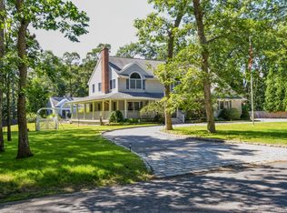 39 Jagger Ln, Westhampton, NY 11977