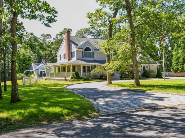 39 Jagger Ln, Westhampton, NY 11977