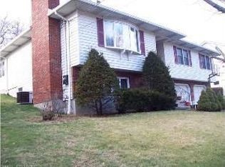 26 Middleway E, Waterbury, CT 06708