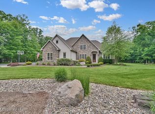 101 Sandwedge Dr, Mountain Top, PA 18707