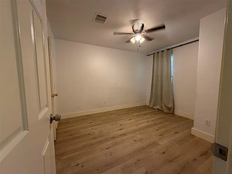 5915 Shining Leaf Ct — Photo 34