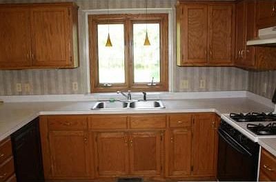 4th image of 3810 Parkwood Ln