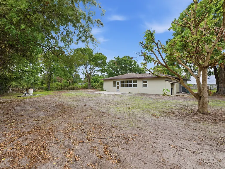 7302 Santa Clara Blvd — Photo 4