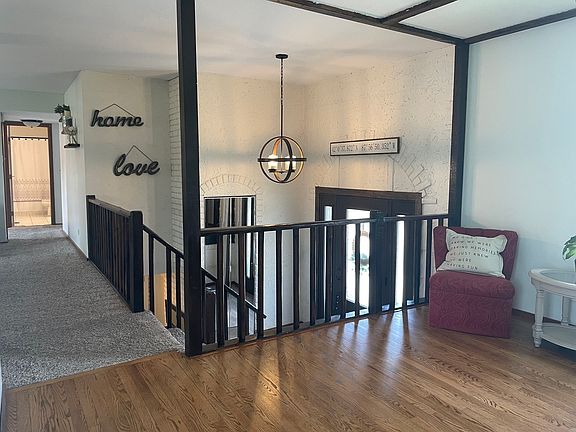 2nd image of 5810 Charleston Ct