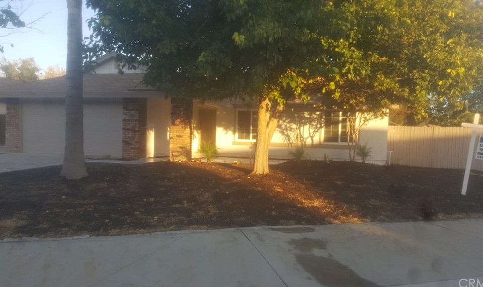1st image of 43611 Persimmons Ln