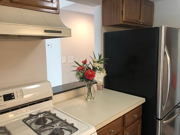 2nd image of 59 Brookwood Dr APT D