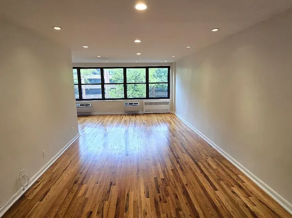 75-34 Bell Blvd #3C, Oakland Gardens, NY 11364