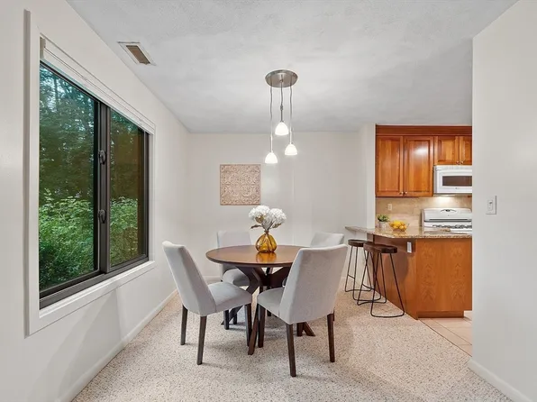 31 Concord Greene Unit 3, Concord, MA 01742