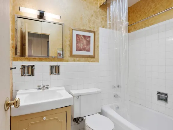 360 East 72nd Street A701 image 8 of 9