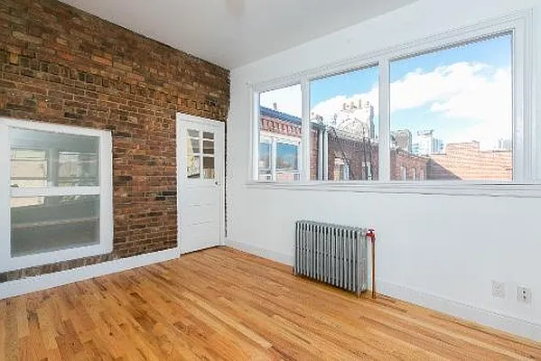 Rented by Dream Space Realty | media 31