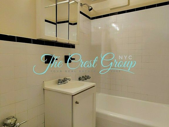 5th image of 3230 70th St APT 2
