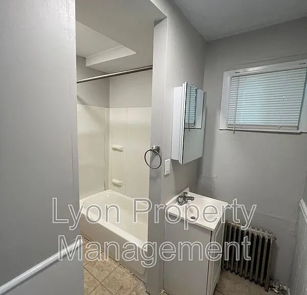 11 E Lawlor St #2 — Photo 8
