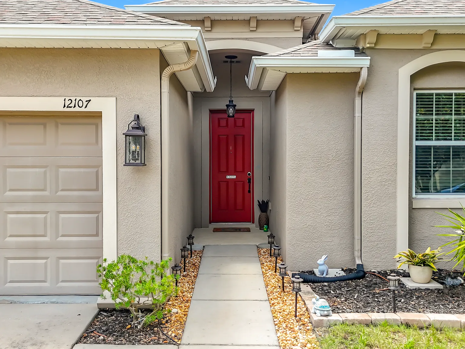 4 bed, 1930 sqft, $2,800 — Photo 2