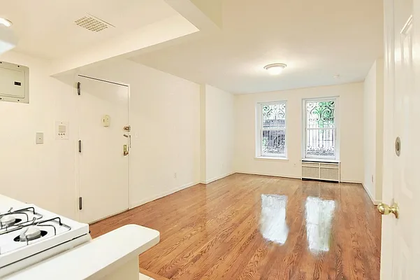 Rented by Balass Ralph, LREB | media 9