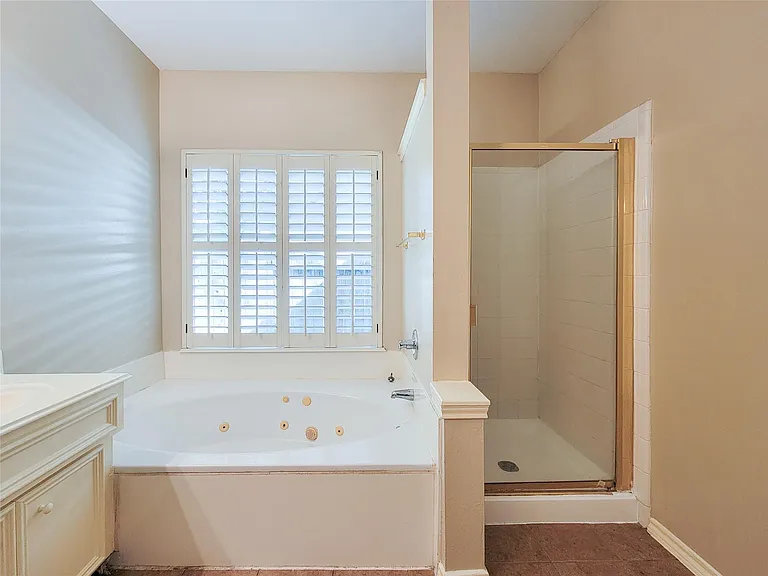 4106 Creek Ridge Ln — Photo 29