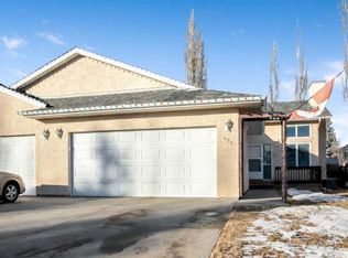 830 S Westmount Dr, Strathmore, AB T1P 1A9