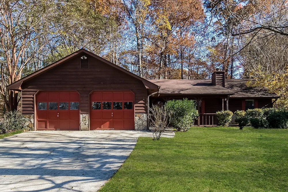 4 bed, 3.0 bath, 2008 sqft, $3,400 — Photo 1
