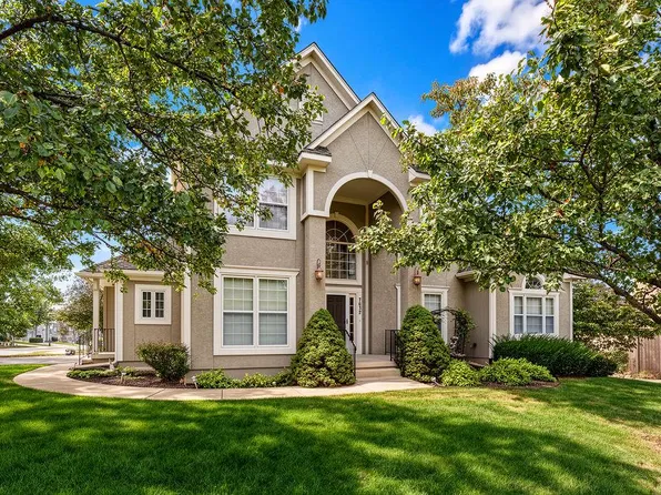 7632 Legler St, Shawnee, KS 66217