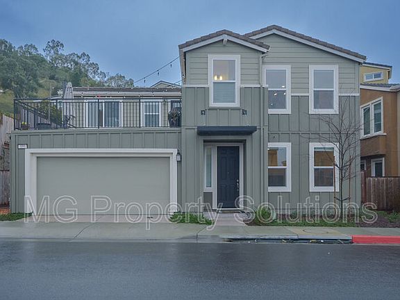 2nd image of 559 Sapphire St