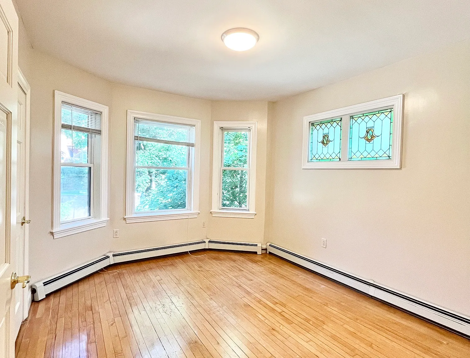 19 Park View St — Photo 4