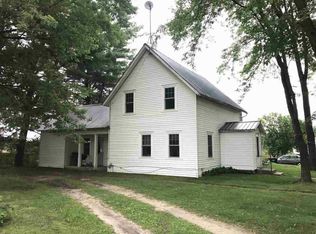 155 S Grove St, Iola, WI 54945