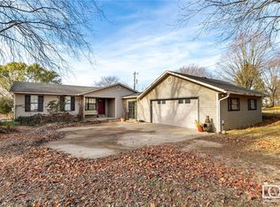 12529 W Ervan Beeks Rd, Farmington, AR 72730