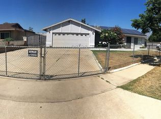 7526 Pinyon Ave, Fontana, CA 92336