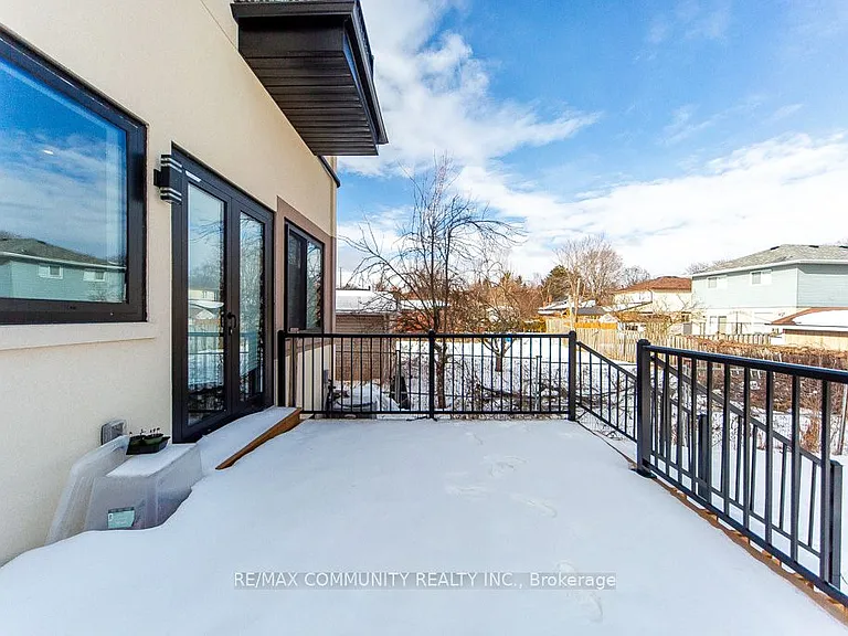 475 Wilson Rd N — Photo 50