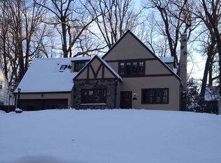 17 Fair Oaks Dr, East Rochester, NY 14445