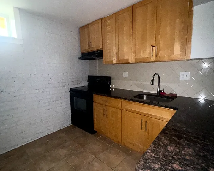15 Goldsmith Ave #L3 — Photo 1