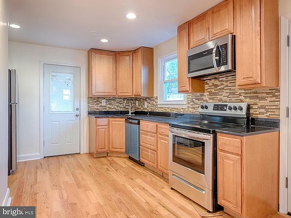 2nd image of 3408 University Blvd W