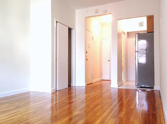 Rented by Paley Management | media 23