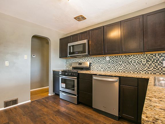 5th image of 2713 Louisiana Blvd NE