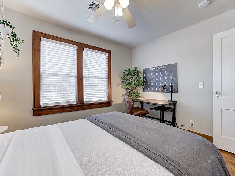 20 N Boulevard St — Photo 15