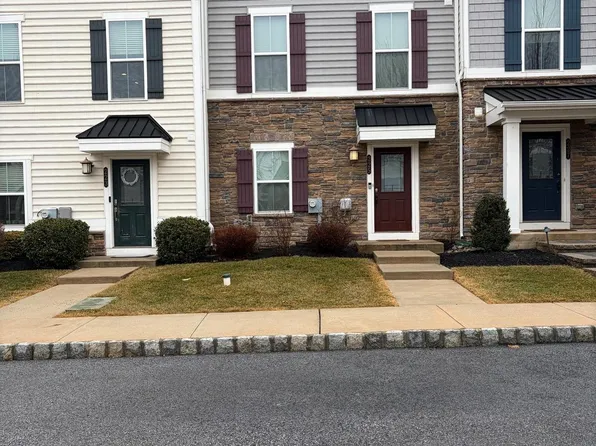 225 Quarry Point Rd, Malvern, PA 19355