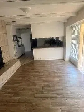 3 bed, 2.5 bath, 2060 sqft, $1,900 — Photo 4
