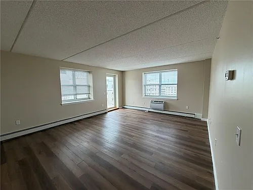 7914 Rockaway Beach Blvd Photo 1