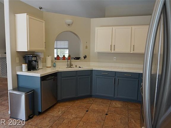 2nd image of 2865 Cordillera Dr