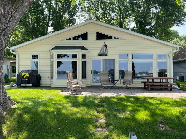 24400 182nd St, Spirit Lake, IA 51360