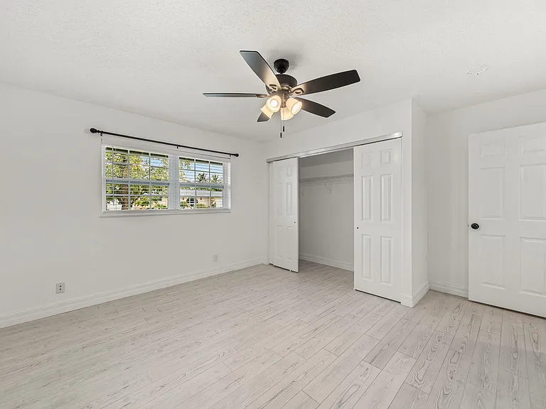 908 Hibiscus Dr — Photo 23