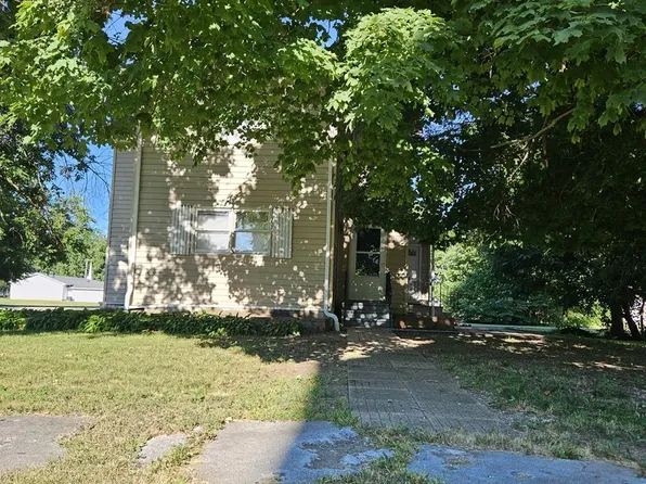 105 N 7th St, Cornell, IL 61319