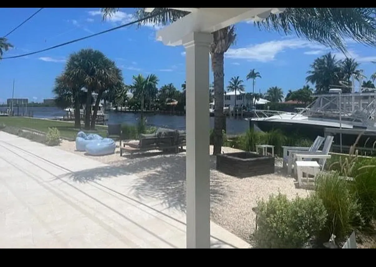 3 bed, 3.5 bath, 2164 sqft, $19,000 — Photo 2