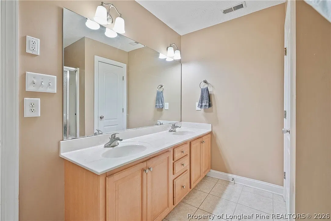 3 bed, 2.5 bath, 1787 sqft, $1,750 — Photo 4