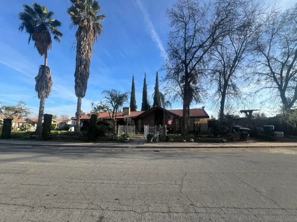 3215 W Coppola Avenue, Visalia, CA 93277