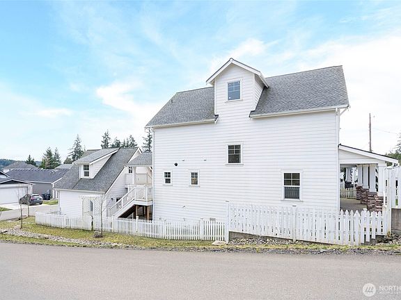 5th image of 10 E Compass Lane