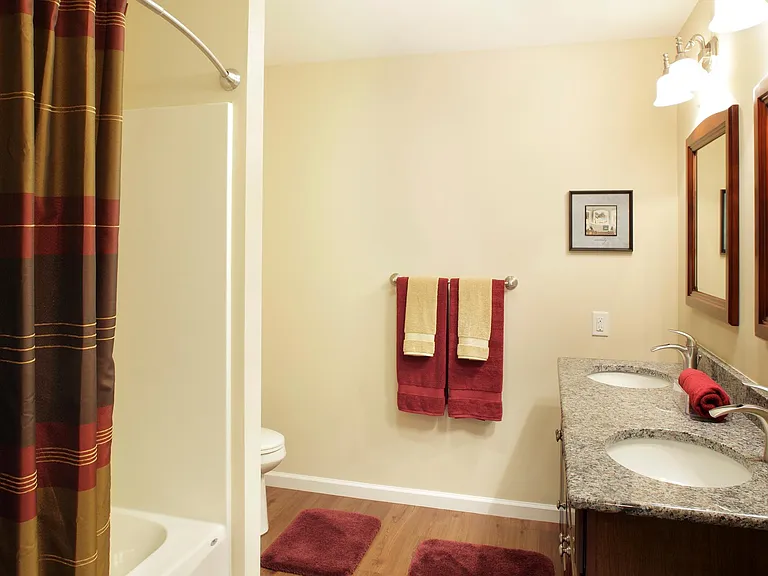 21 Lakeway Village Ln — Photo 4