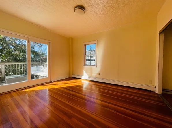 5 Dixfield St, South Boston, MA 02127