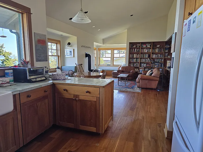 1504 Clallam St — Photo 10
