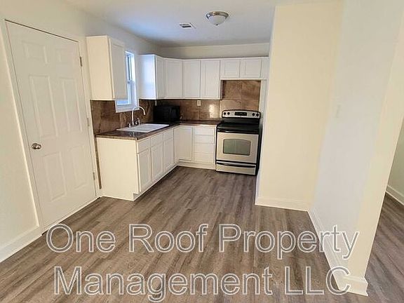 5th image of 2633 S 49th St